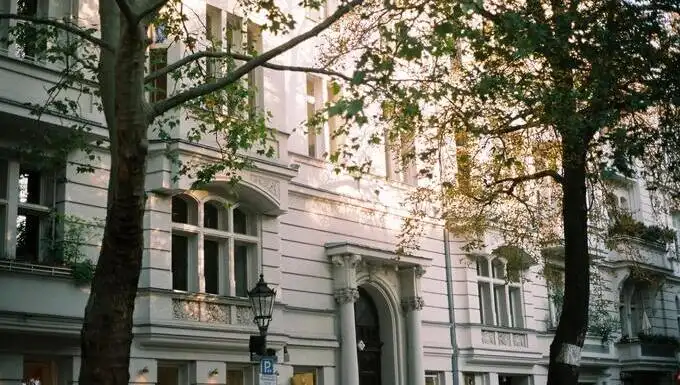 umzuHistorische Altbauten im Bayerischen Viertel | Umzug Schönebergg-berlin-schoeneberg-bayerisches-viertel-architektur-680x385-opt